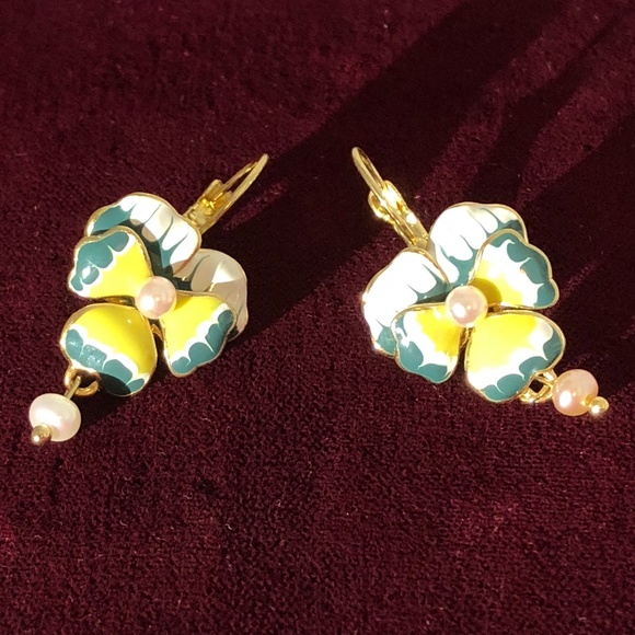 HP Pearls & Spring Enameled Flowers Gold Earrings - Picture 1 of 5